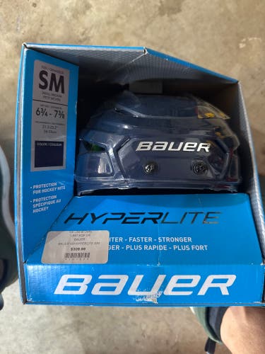 Medium Bauer Hyperlite Helmet (New)