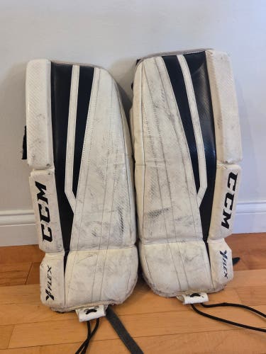 22" CCM YFlex Goalie Leg Pads (Used)