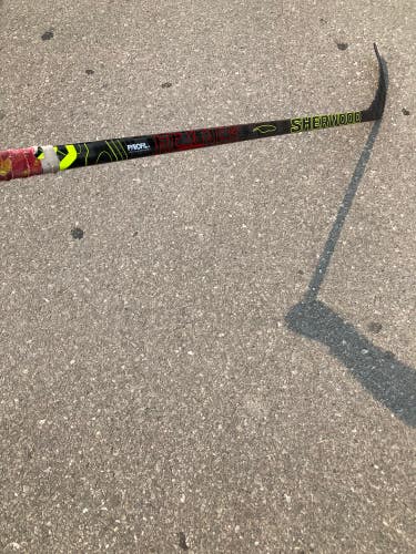 Sher-Wood Rekker Legend Pro Hockey Stick PP92 | Senior RH