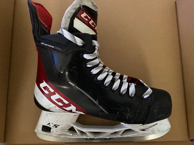 CCM JetSpeed FT485 Hockey Skates Regular Width 6 (Used)