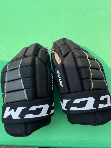 Senior CCM Edge Gloves 14" (Used)