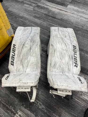 White 28" Junior Bauer GSX Goalie Leg Pads (Used)