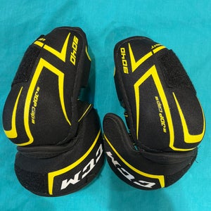 Junior Small CCM Tacks 9040 Elbow Pads (Used)