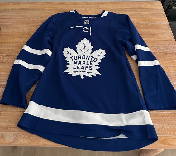 Adidas Size 44 Toronto Maple Leafs Jersey