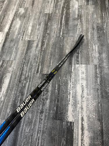 2 pack Senior Bauer Vapor ADV Hockey Stick Right Handed (Used)