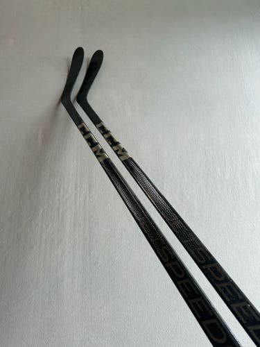*2 Pack* of New 75 Flex P28 Senior CCM Ribcor Trigger 9 Pro (FT7 Pro Dress) RH Pro Stock Stick