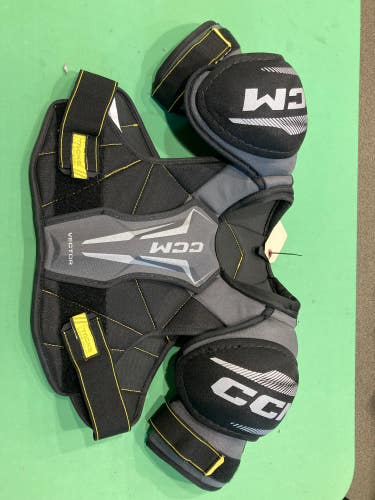 Medium Senior CCM Tacks Shoulder Pads (Used)