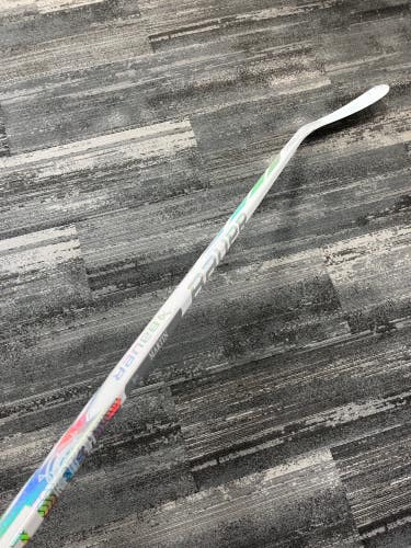 Senior Bauer Proto R Hockey Stick Right Handed P92 Pro Stock (Used)