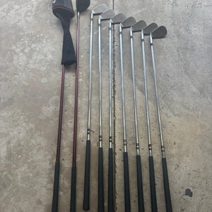TaylorMade 320 Right Handed Golf set