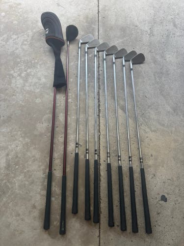 TaylorMade 320 Right Handed Golf set