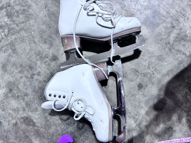Jackson Ultima Freestyle Figure Skates C Adult 6 (Used)