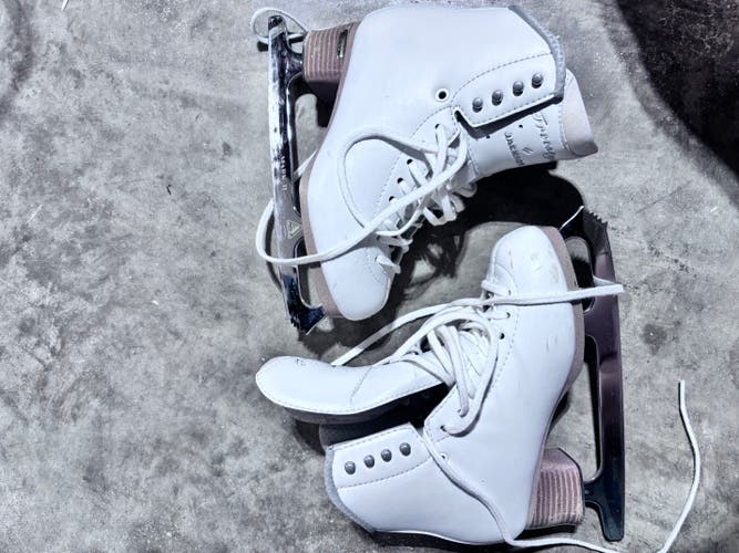 Jackson Ultima Freestyle Figure Skates C Adult 5 (Used)