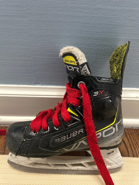 Used Youth Bauer Vapor 3X Hockey Skates Regular Width 12.5