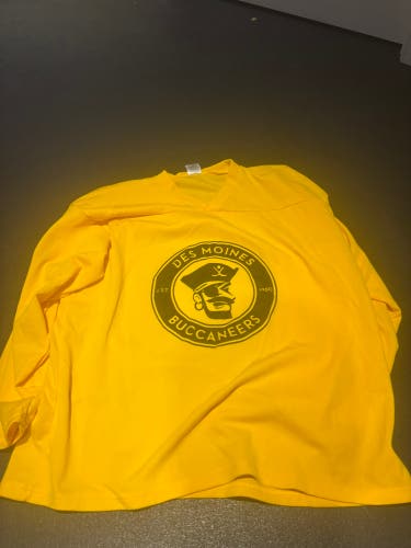 Des moines buccaneers practice jersey XL