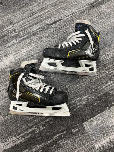 Junior CCM Super Tacks 9370 Hockey Goalie Skates Regular Width Size 3.5 (Used)