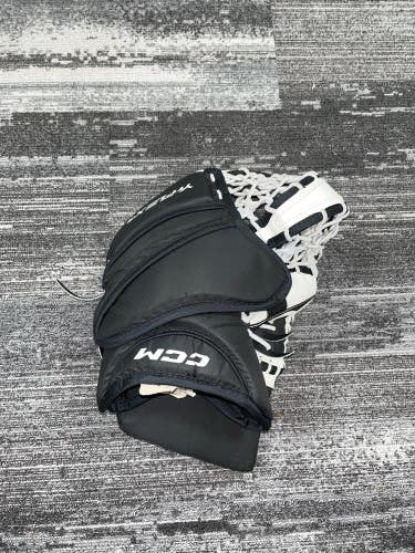 White Youth CCM Yflex Goalie Gloves & Blockers Regular (Used)