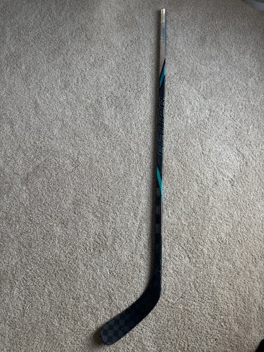 Intermediate Bauer Nexus Tracer Right Handed Hockey Stick P88 (Used)