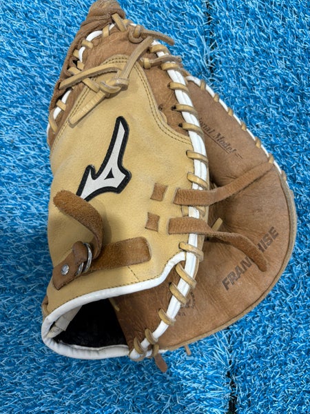 Mizuno Franchise RH Catcher's Baseball Glove 33.5" (Used)