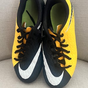 Unisex 4.5Y (Big Kids / Youth) Nike Hypervenoms Cleats (Used)