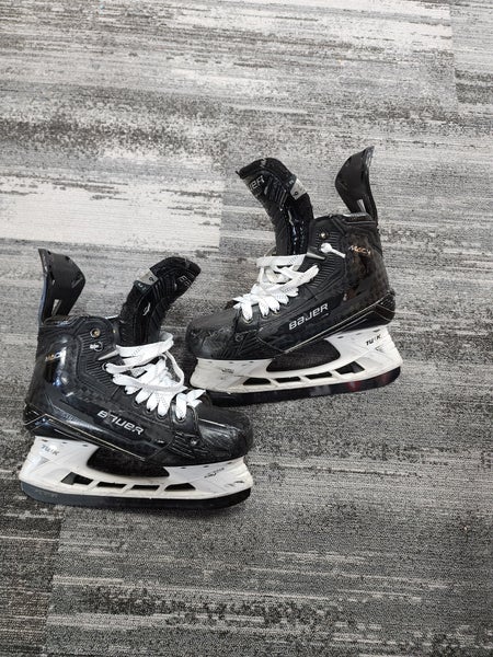 Intermediate Bauer Supreme Mach Hockey Skates 6 (Used)