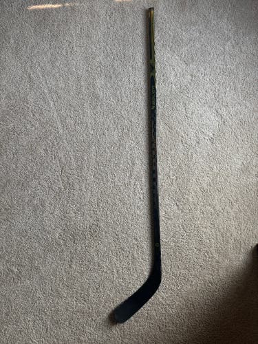Intermediate Bauer Proto-R Right Handed Hockey Stick P88 (Used)