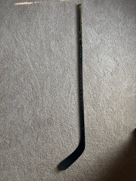 Intermediate Bauer Proto-R Right Handed Hockey Stick P88 (Used)