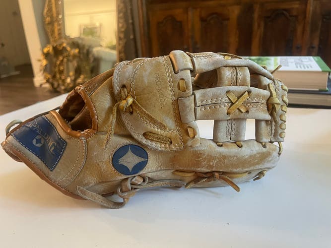 Spalding RH Infield Baseball Glove 12.5" (Used)