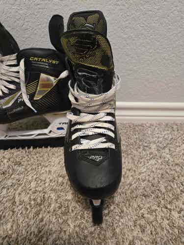 True Pro Custom Hockey Skates 11 (Used)