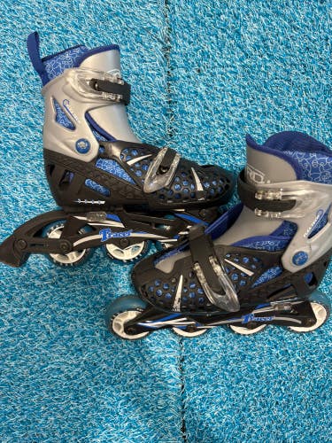 Tracer Roller Derby Adjustable 2-5 Roller Skates (Used)