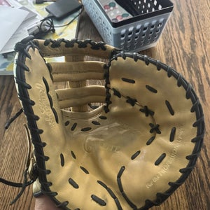 Rawlings RH First Base Gold Glove Elite Baseball Glove 13" (Used)