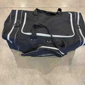 The Hockey Group Vapor Bag (Used)