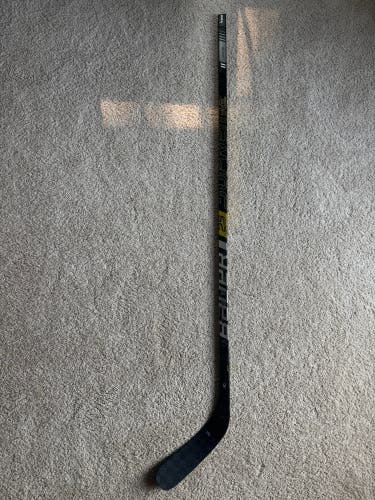 Intermediate Bauer Supreme 2S Pro Right Handed Hockey Stick P88 Pro Stock (Used)
