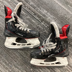 Junior Bauer Vapor 3X Pro Hockey Skates Regular Width Size 1.5 (Used)