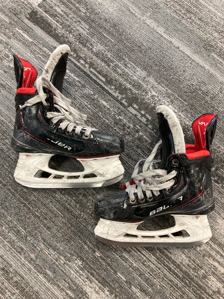 Junior Bauer Vapor 3X Pro Hockey Skates Regular Width Size 1.5 (Used)