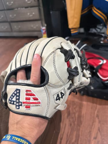 2023 44 Pro RH Infield Signature Series Baseball Glove 11.5" (Used)