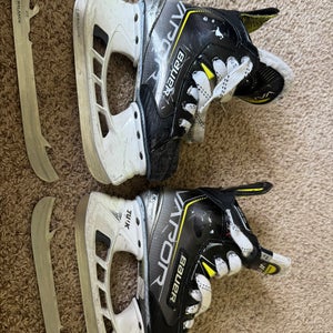 Bauer Vapor 3X Hockey Skates Regular Width Size 1.5 (Used)