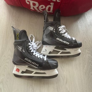 Bauer Vapor Hyperlite 2 Hockey Skates Size 6 (New)