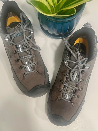 KEEN TARGHEE III WATERPROOF  US 9, EU 39.5 UK 6.5