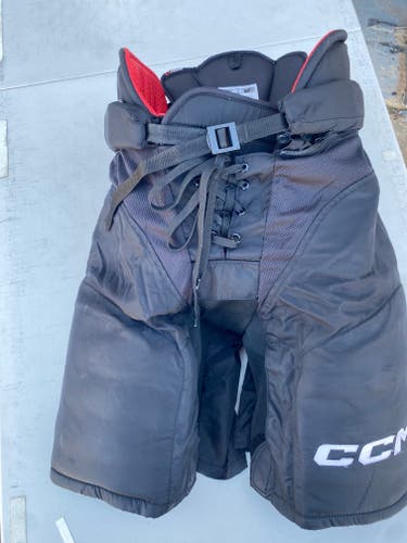 CCM HP45 Pro Stock Hockey Pants Large Chicago Blackhawks 62709