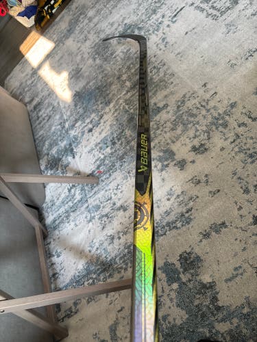 Intermediate Bauer Proto-R Right Handed Hockey Stick P88  (New)