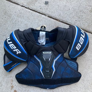 Medium Intermediate Bauer X Shoulder Pads (Used)
