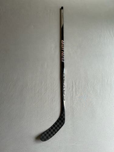 New 87 Flex P28M Senior Bauer Vapor Hyperlite (Sync Dress) Right Handed Pro Stock Hockey Stick