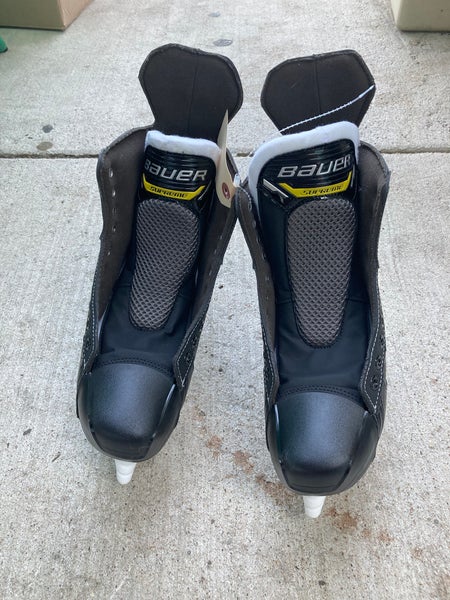 Senior Bauer Supreme M1 Hockey Skates Regular Width 8.5 (Used)