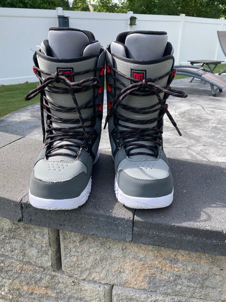 Men's Size M 9.5 (W 10.5) DC Phase Snowboard Boots Soft Flex All Mountain (Used)