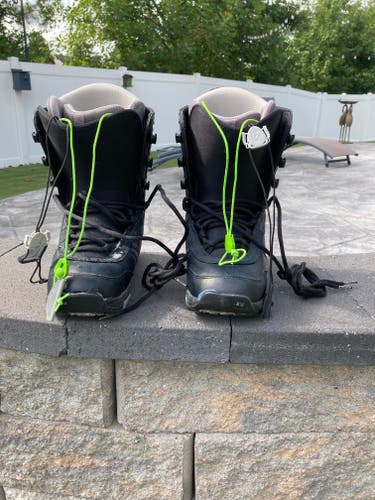 Men's Size M 9.5 (W 10.5) Burton Snowboard Boots All Mountain (Used)