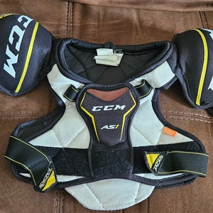 CCM Tacks AS1 Shoulder Pads Yth L