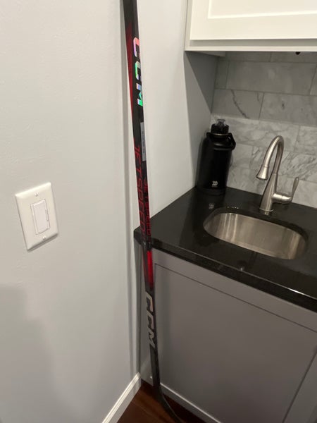Intermediate CCM Jetspeed FT7 Pro Hockey Stick P28 (New)
