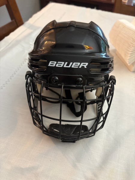 Youth baur Hockey helmet