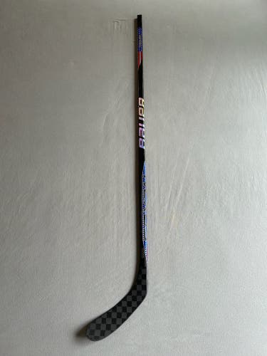New USA Graphic 77 Flex P28 Senior Bauer Vapor Hyperlite Right Handed Pro Stock Hockey Stick