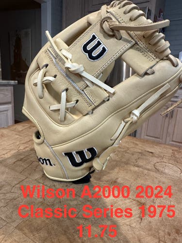 Wilson RH Infield A2000 1975 Baseball Glove 11.75" (New)